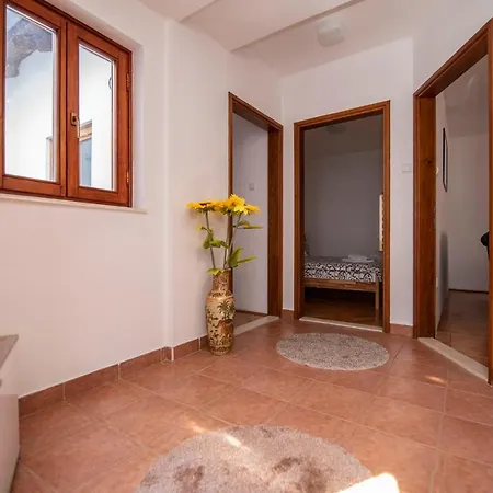 Nina Stari Grad アパート トレビニエ